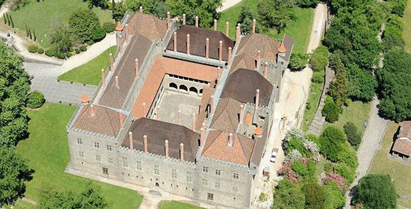 PAÇO DOS DUQUES DE BRAGANÇA