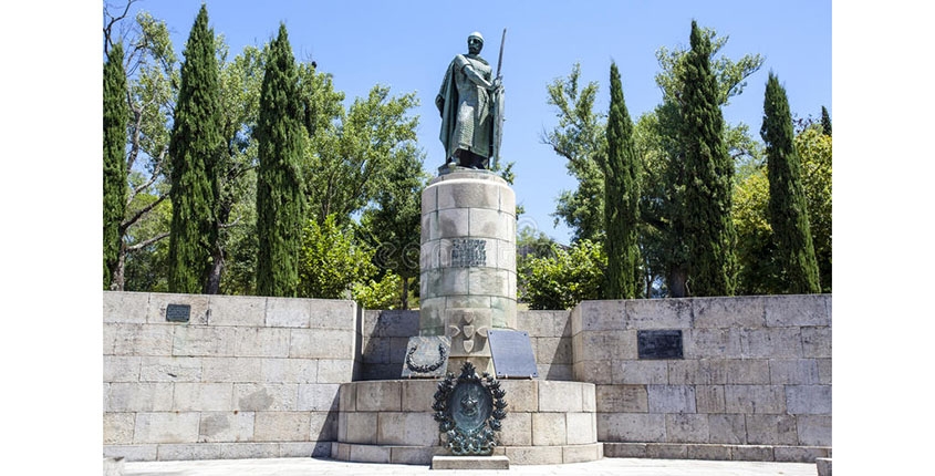 ESTÁTUA D. AFONSO HENRIQUES